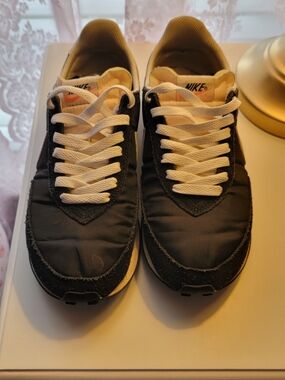 Nike Black & White Waffle Trainer